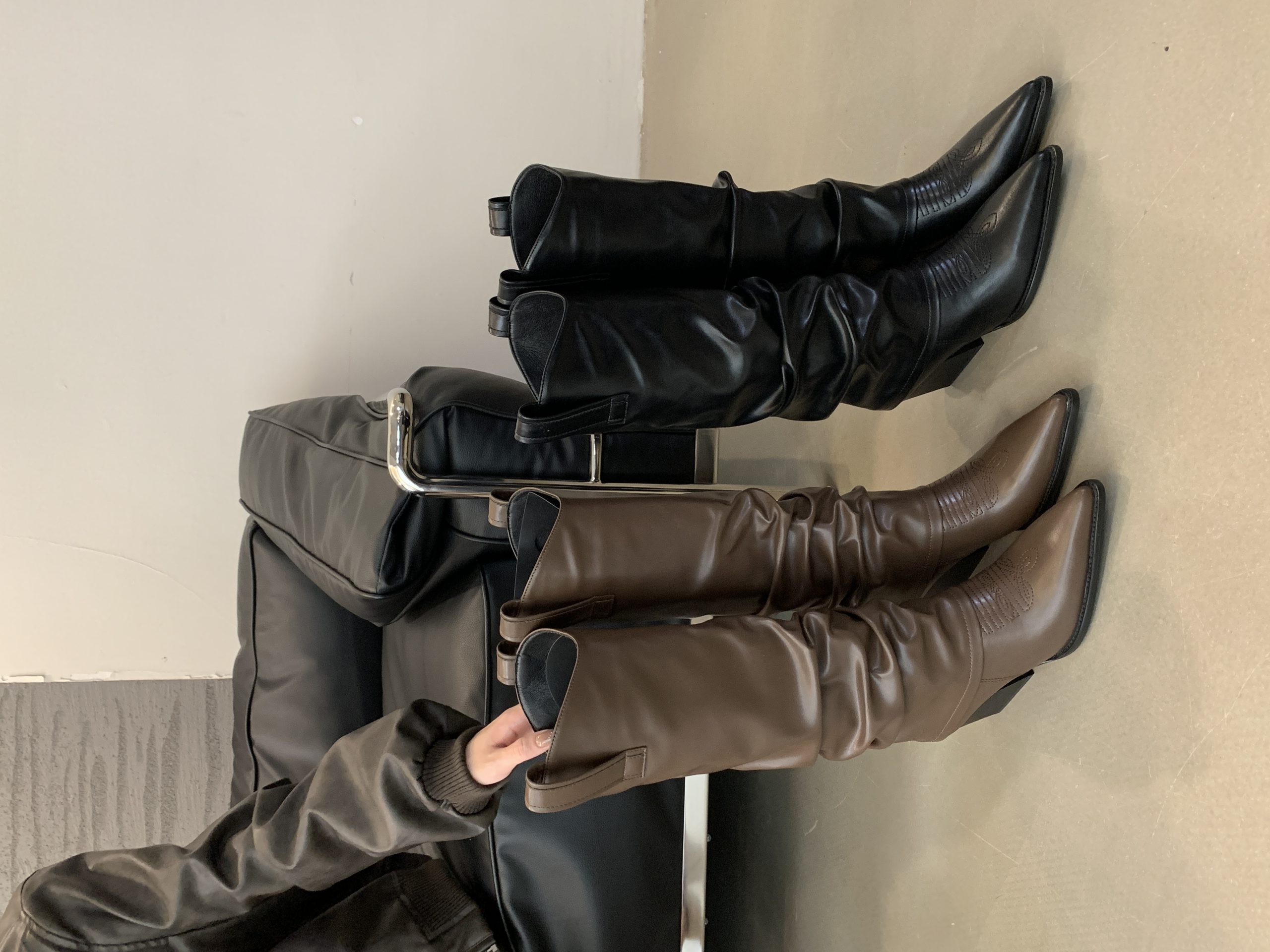 2024 Double Layer Leather Embroidered Wrinkled Boots Retro Chunky Heel Pointed Toe Women's Tall Boots Autumn - Image 4