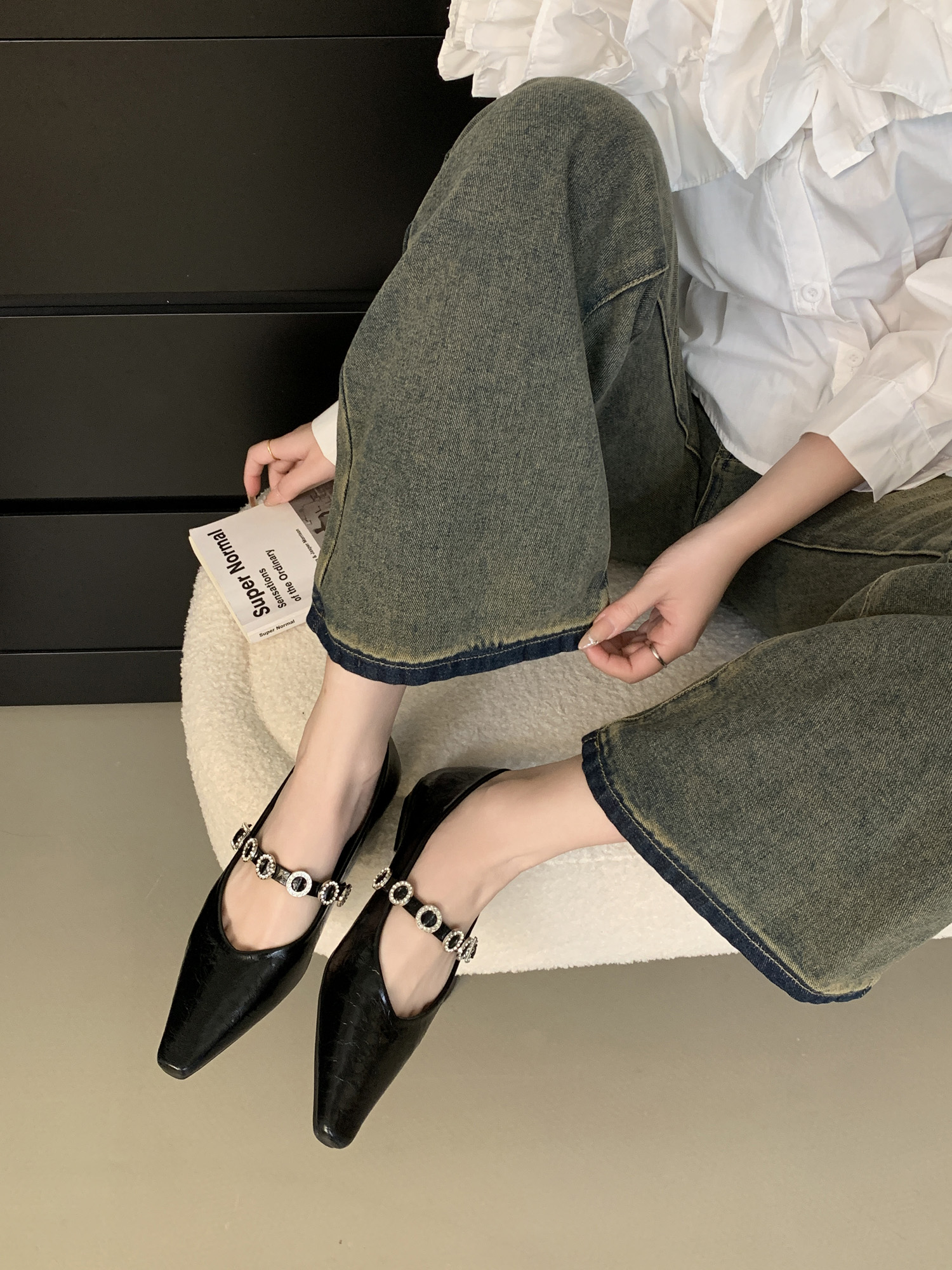 2025 Spring Pointed Toe Mary Jane Shoes for Women Korean Style Low Heel with Metal Chain - Image 2